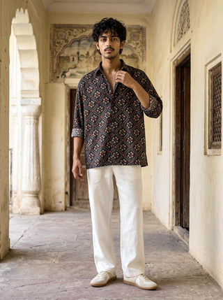 Regal Diamond Motif Oxford Collar Shirt
