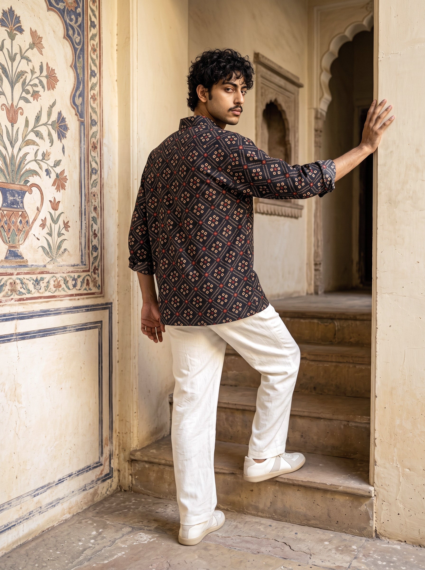 Regal Diamond Motif Oxford Collar Shirt