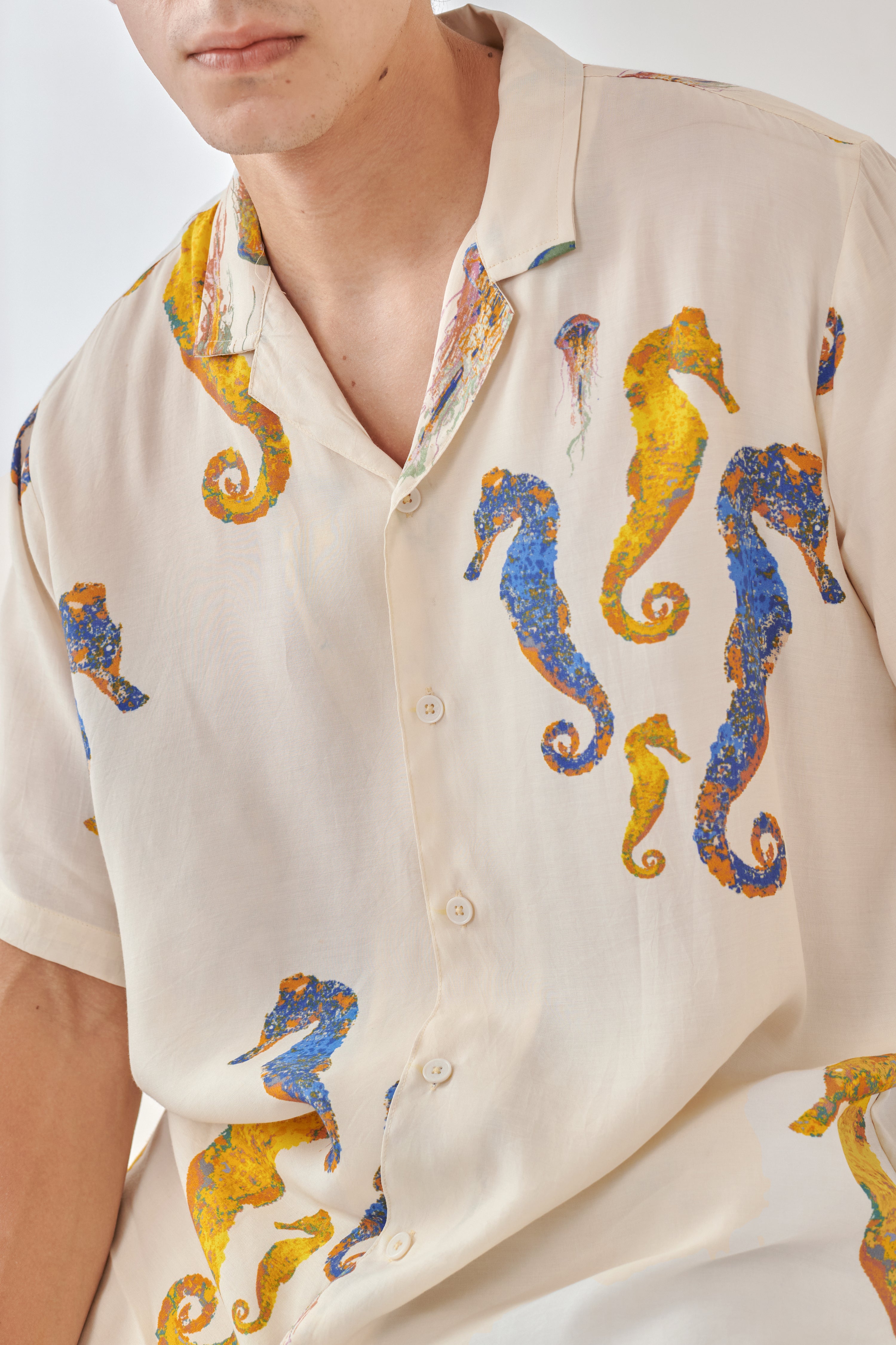 Seahorse White Oversize Hawaiian Collar Shirt